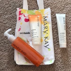 Mary Kay Satin Hands Set